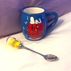 Peanuts Snoopy Christmas mug and spoon